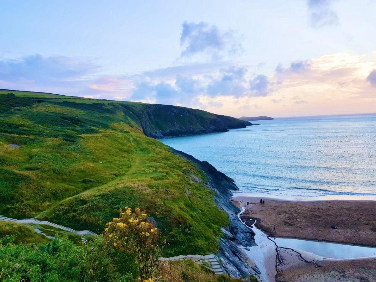 Wild Coastal Retreat At Troed Y Rhiw Aberporth, West Wales Villa ภายนอก รูปภาพ
